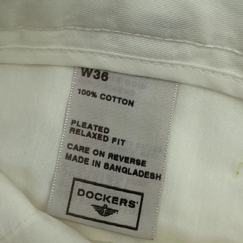 Dockers Mens Pleated Relaxed Fit Shorts W36 Off White Cream 100% Cotton‎ Chino
